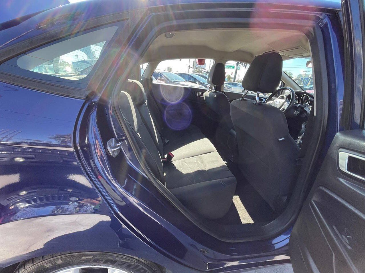 Used 2016 Ford Fiesta SE FWD image 13