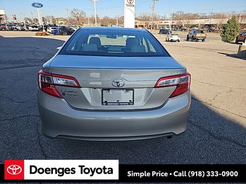 Used 2014 Toyota Camry LE image 4