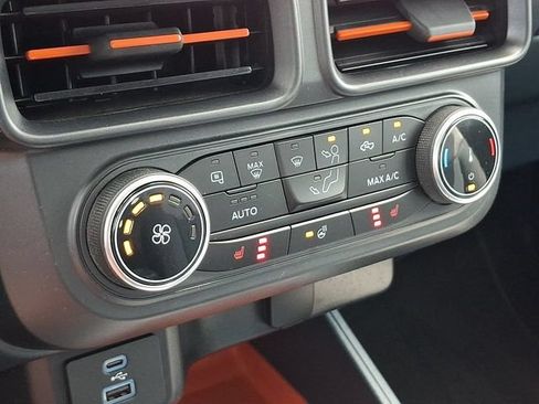 Used 2024 Ford Maverick XLT w/ XLT Luxury Package FWD image 16