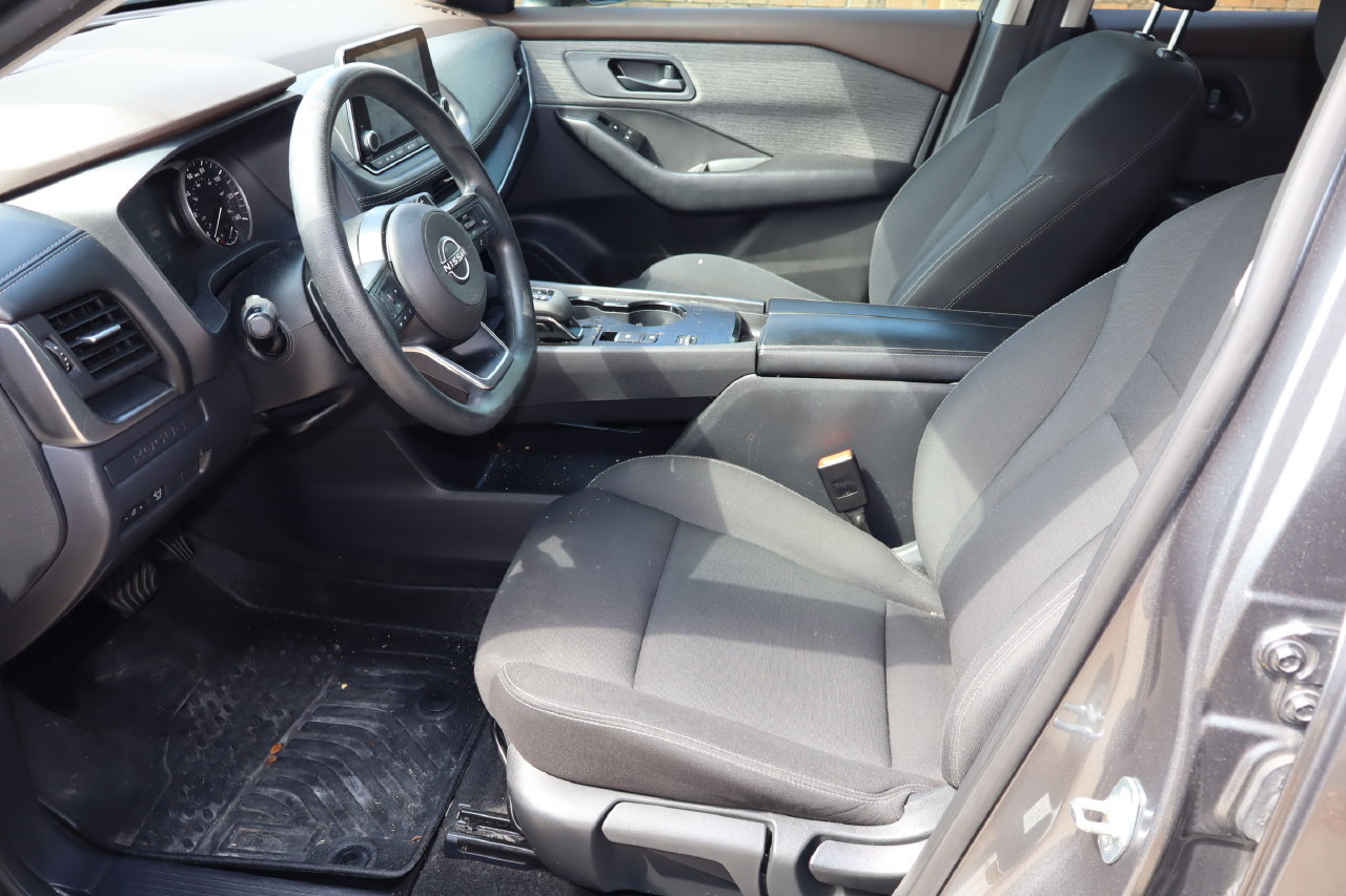 Used 2023 Nissan Rogue S FWD image 15