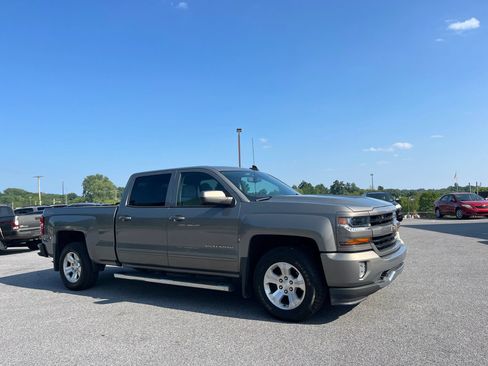 Used 2017 Chevrolet Silverado 1500 LT w/ All Star Edition AWD/4WD image 6
