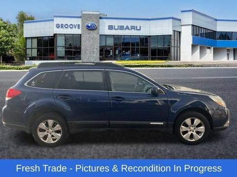 Used 2011 Subaru Outback 2.5i Limited AWD/4WD image 6