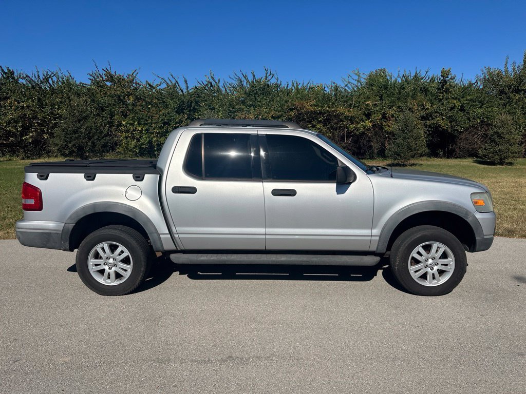 Used 2010 Ford Explorer Sport Trac XLT AWD/4WD image 8