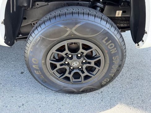 Used 2020 Toyota Tacoma SR5 w/ Blackout Package image 13