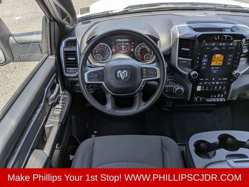 Used 2024 RAM 2500 Big Horn w/ Night Edition AWD/4WD image 15