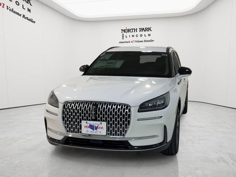 New 2026 Lincoln Corsair Premiere FWD image 4