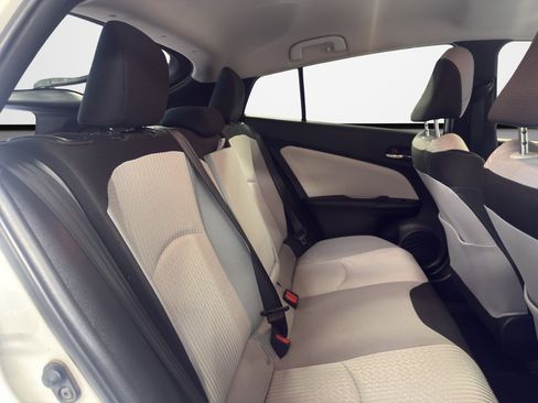Used 2017 Toyota Prius Two w/ Prius Two Safety Plus Package FWD image 22