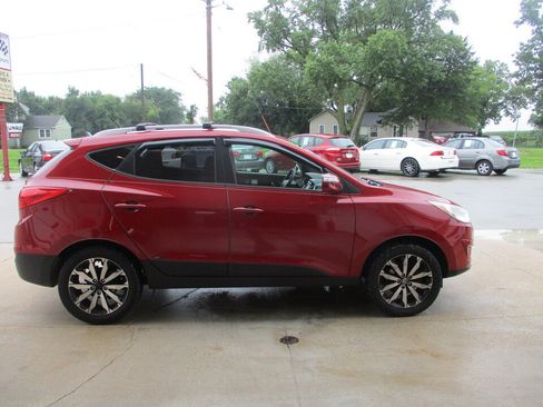 Used 2013 Hyundai Tucson GLS FWD image 2