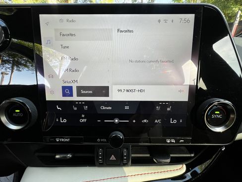 Used 2024 Lexus NX 250 FWD image 23