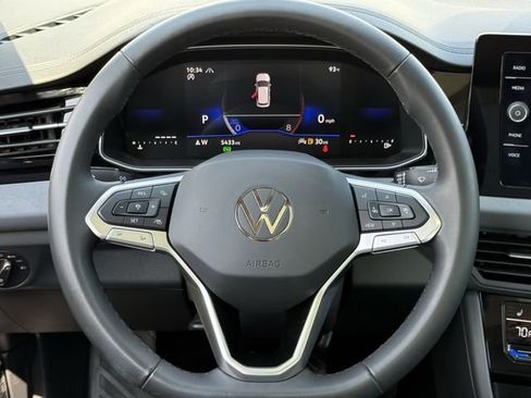 Used 2026 Volkswagen Jetta SE FWD image 10