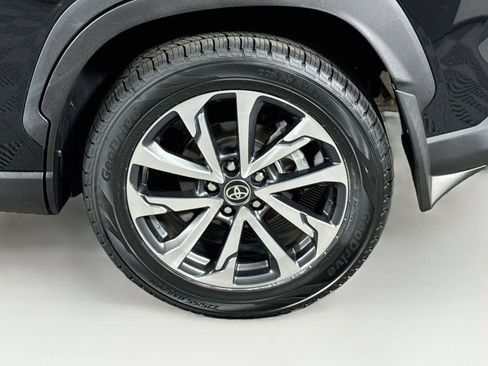 Certified 2023 Toyota Corolla Cross XLE w/ Convenience Package AWD/4WD image 9