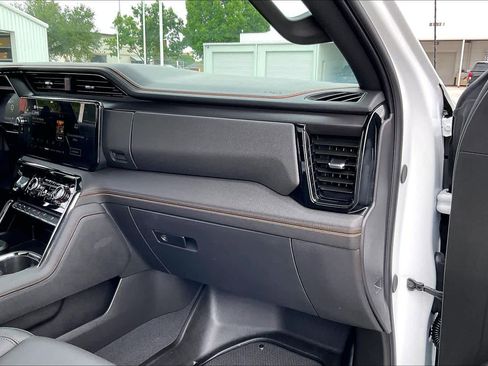 Used 2026 GMC Sierra 1500 AT4 w/ AT4 Premium Package AWD/4WD image 19