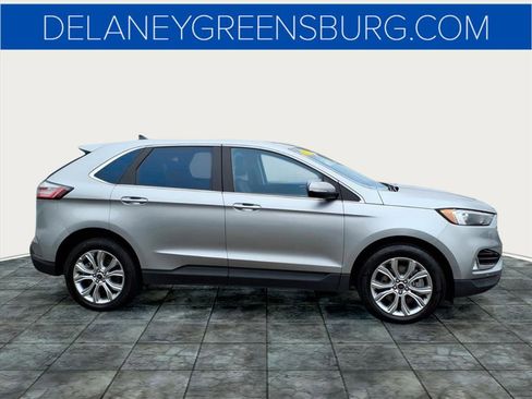 Used 2024 Ford Edge Titanium image 2
