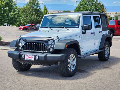 Used 2015 Jeep Wrangler Unlimited Sport w/ Connectivity Group AWD/4WD image 4