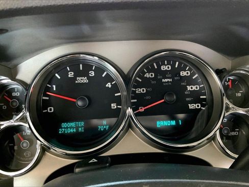 Used 2009 Chevrolet Silverado 2500 LT w/ Suspension Package, Off-Road image 22