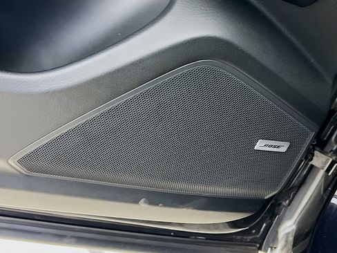 Used 2022 Porsche Cayenne Platinum Edition w/ Premium Package Plus image 19