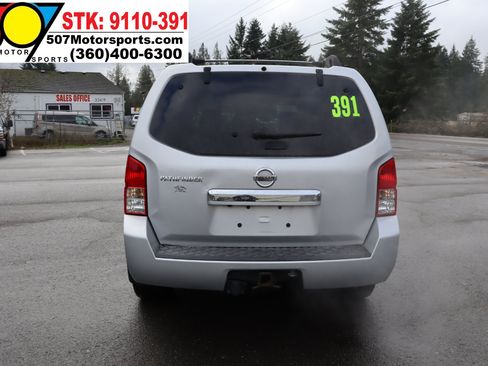Used 2011 Nissan Pathfinder SV image 6