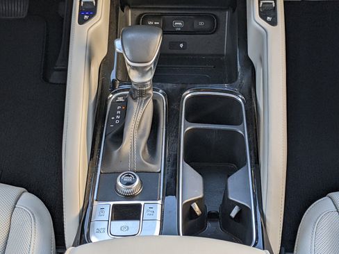 Certified 2022 Kia Telluride EX w/ EX Premium Package image 17