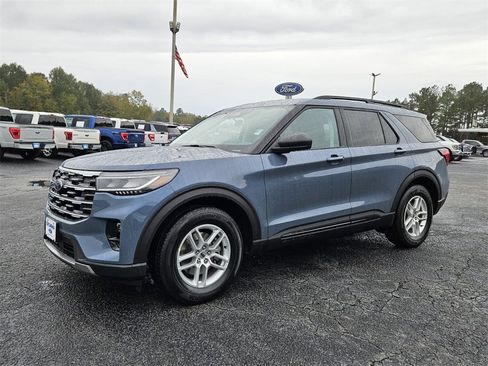 New 2026 Ford Explorer Active w/ Active Comfort Package image 3
