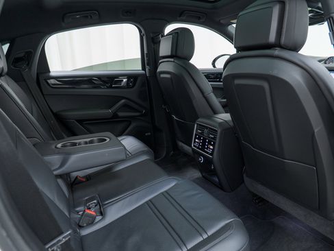 Certified 2020 Porsche Cayenne S image 26