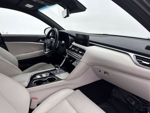 Used 2024 Genesis G70 2.5T image 38