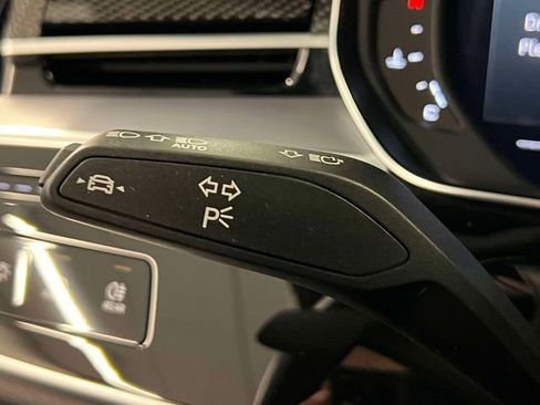 Used 2023 Audi S8 AWD/4WD image 23