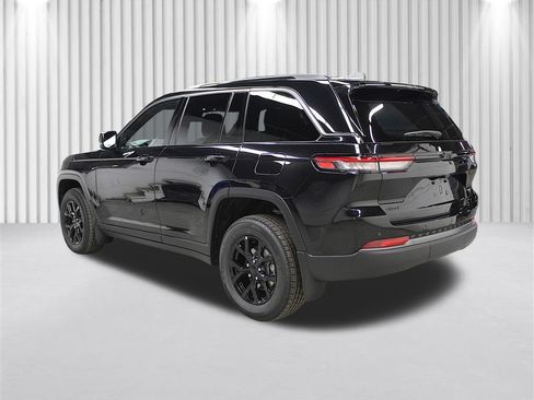 New 2026 Jeep Grand Cherokee Altitude AWD/4WD image 5