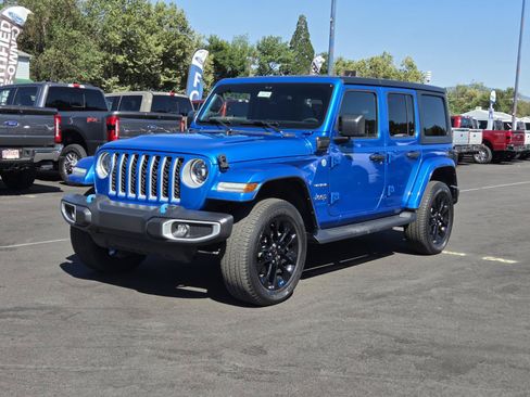 Used 2023 Jeep Wrangler Unlimited Sahara AWD/4WD image 1