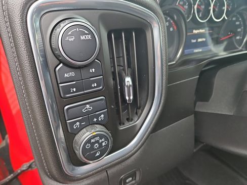 Used 2021 Chevrolet Silverado 1500 LT image 9