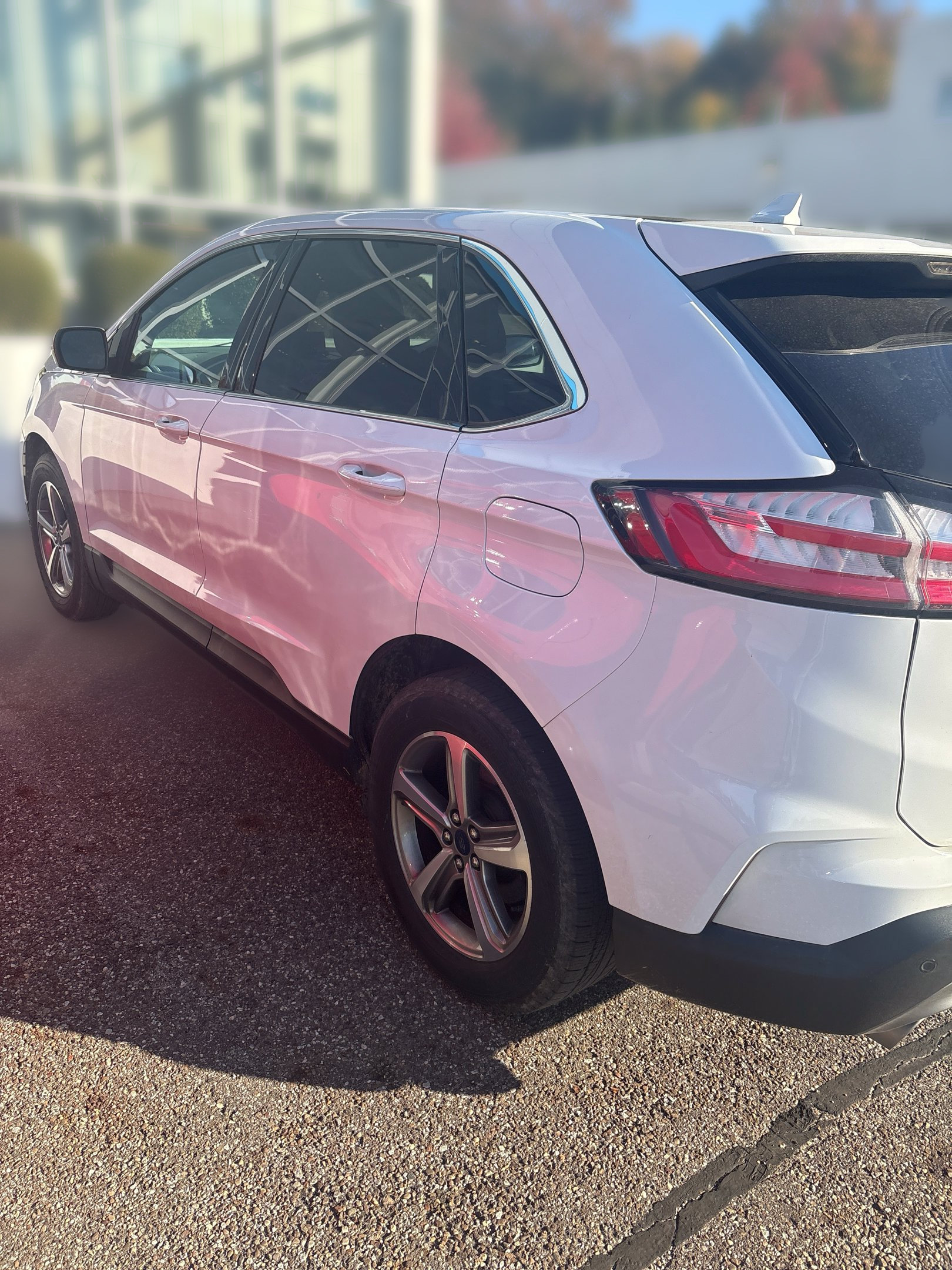 Used 2019 Ford Edge SEL w/ Equipment Group 201A AWD/4WD image 4
