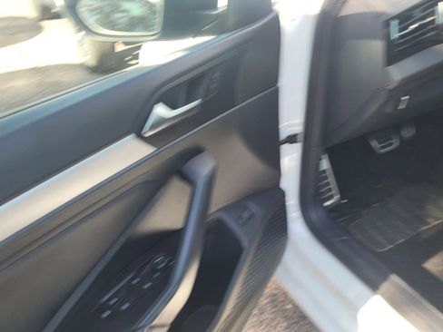 Used 2025 Volkswagen Jetta Sport image 13