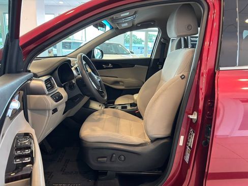 Used 2019 Kia Sorento AWD V6 image 13