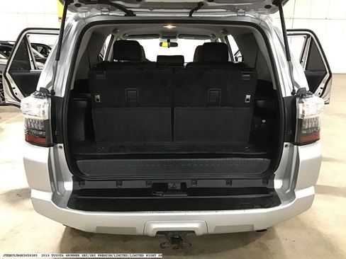Used 2019 Toyota 4Runner SR5 image 16