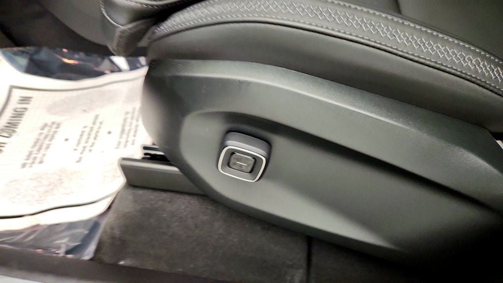 Used 2025 Volvo EX90 Plus AWD/4WD image 12