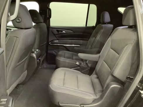 Used 2024 Chevrolet Traverse LT FWD image 6
