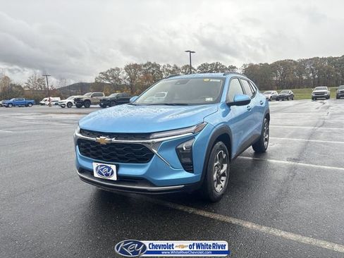 New 2026 Chevrolet Trax LT FWD image 1