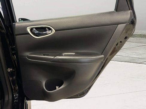 Used 2019 Nissan Sentra SR image 21