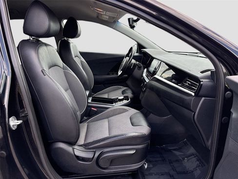 Used 2022 Kia Niro EX w/ Cold Weather Package FWD image 27