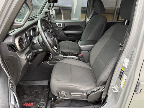 Used 2020 Jeep Gladiator Sport w/ Quick Order Package 24S AWD/4WD image 15