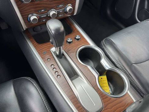 Used 2020 Nissan Pathfinder Platinum image 38