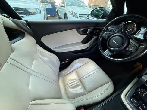 Used 2016 Jaguar F-TYPE Coupe image 44
