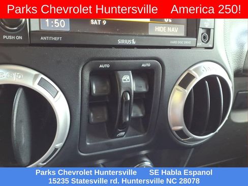 Used 2017 Jeep Wrangler Unlimited Sahara w/ Connectivity Group AWD/4WD image 7