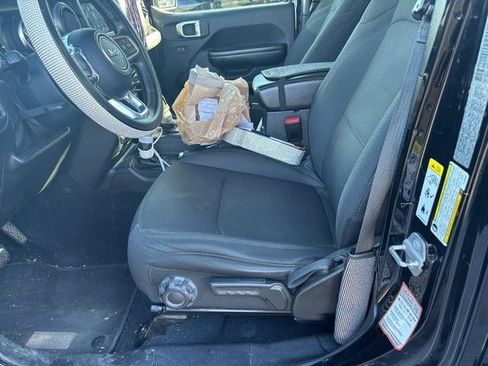 Used 2020 Jeep Gladiator Sport w/ Quick Order Package 24S image 9