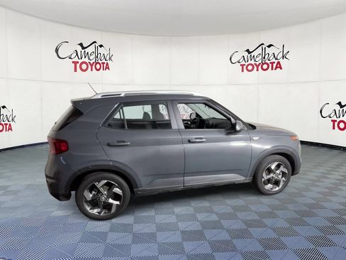 Used 2025 Hyundai Venue SEL FWD image 3
