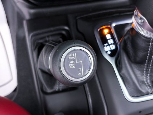 Used 2024 Jeep Wrangler Unlimited Rubicon 392 image 32