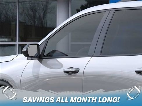 New 2026 Chevrolet Traverse LT w/ Midnight/Sport Edition AWD/4WD image 12