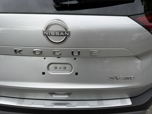 Used 2023 Nissan Rogue SV AWD/4WD image 34