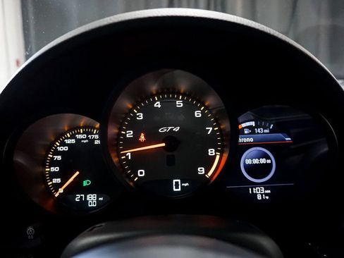 Used 2020 Porsche 718 Cayman GT4 RWD image 21