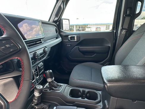 Used 2024 Jeep Wrangler Unlimited Rubicon image 14