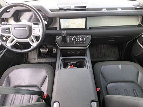 Used 2020 Land Rover Defender 110 SE image 15